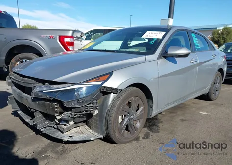 2023 Hyundai Elantra Sel z USA, uszkodzony, nr VIN 5NPLM4AG7PH104065